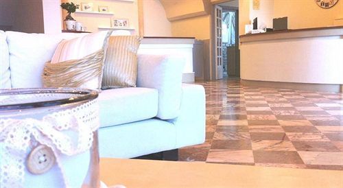 Aurora Hotel 2*
